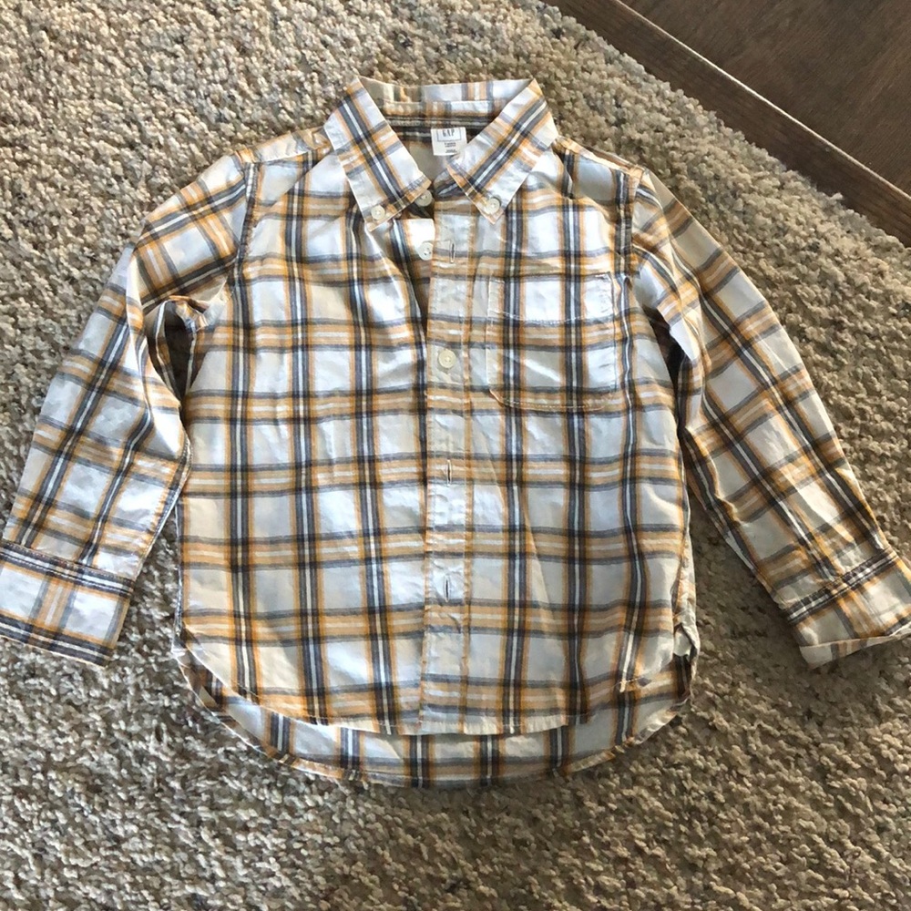 Boys Gap Plaid Button Down Shirt. Sz 3 years.